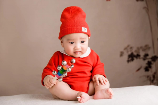 鹤岗宝宝几个月戴银手镯好 鹤岗宝宝几个月戴银手镯好